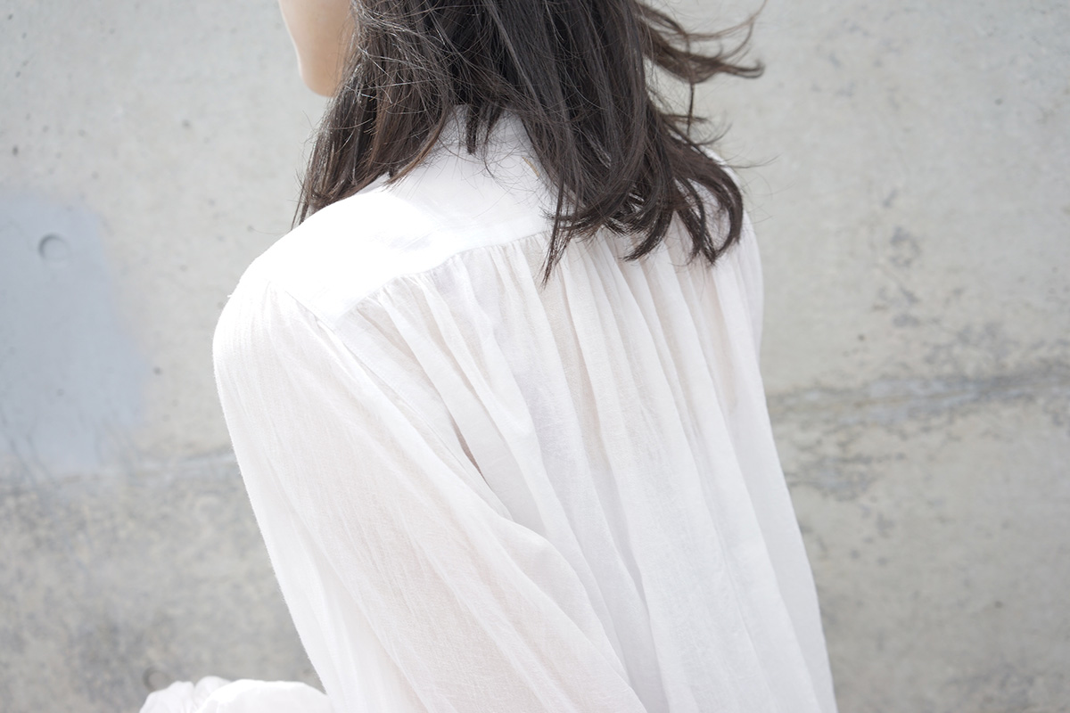 suzuki takayukiスズキタカユキbishop-sleeve blouse[S201-12/nude]:isuzuki