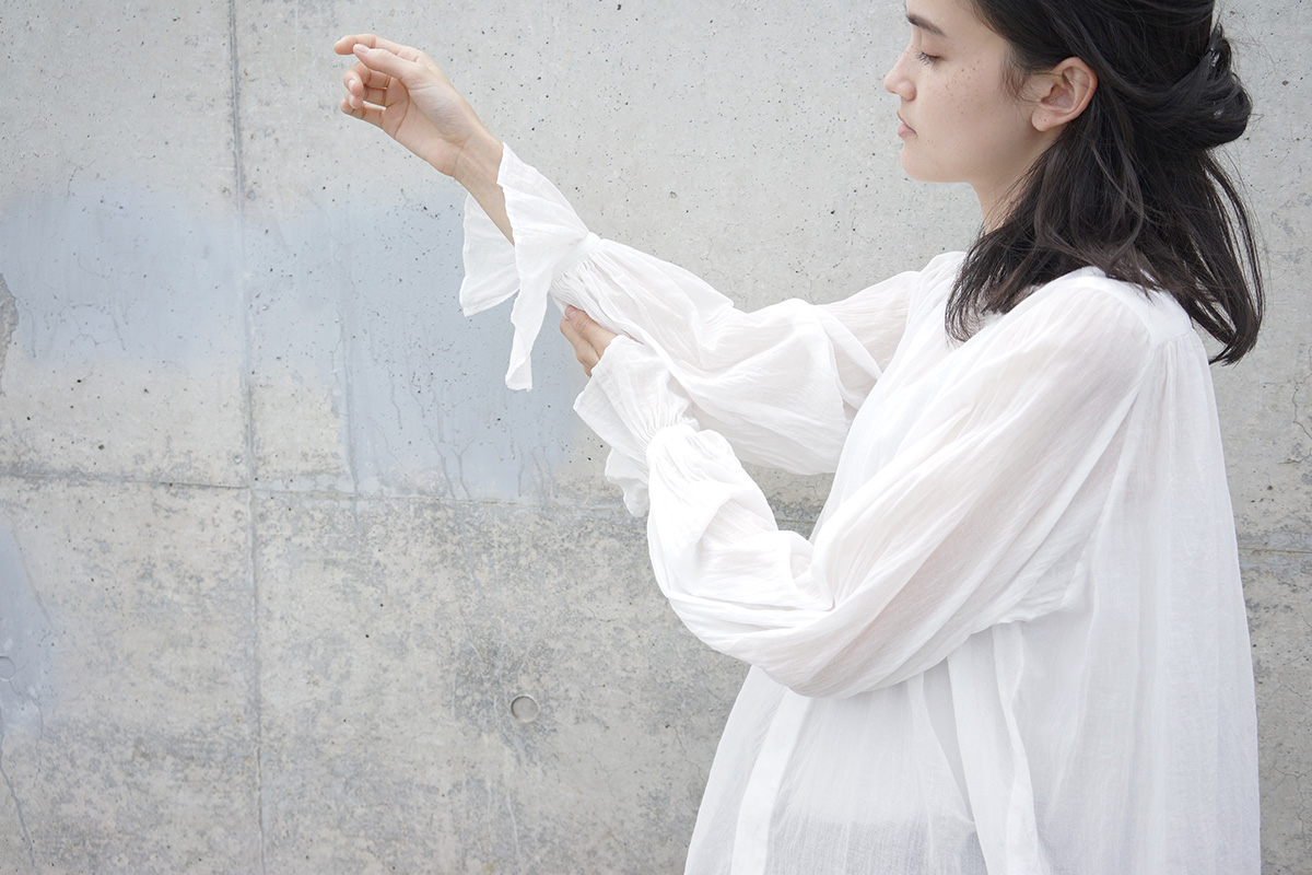 suzukitakayuki puff-sleeve blouse 新品 - トップス