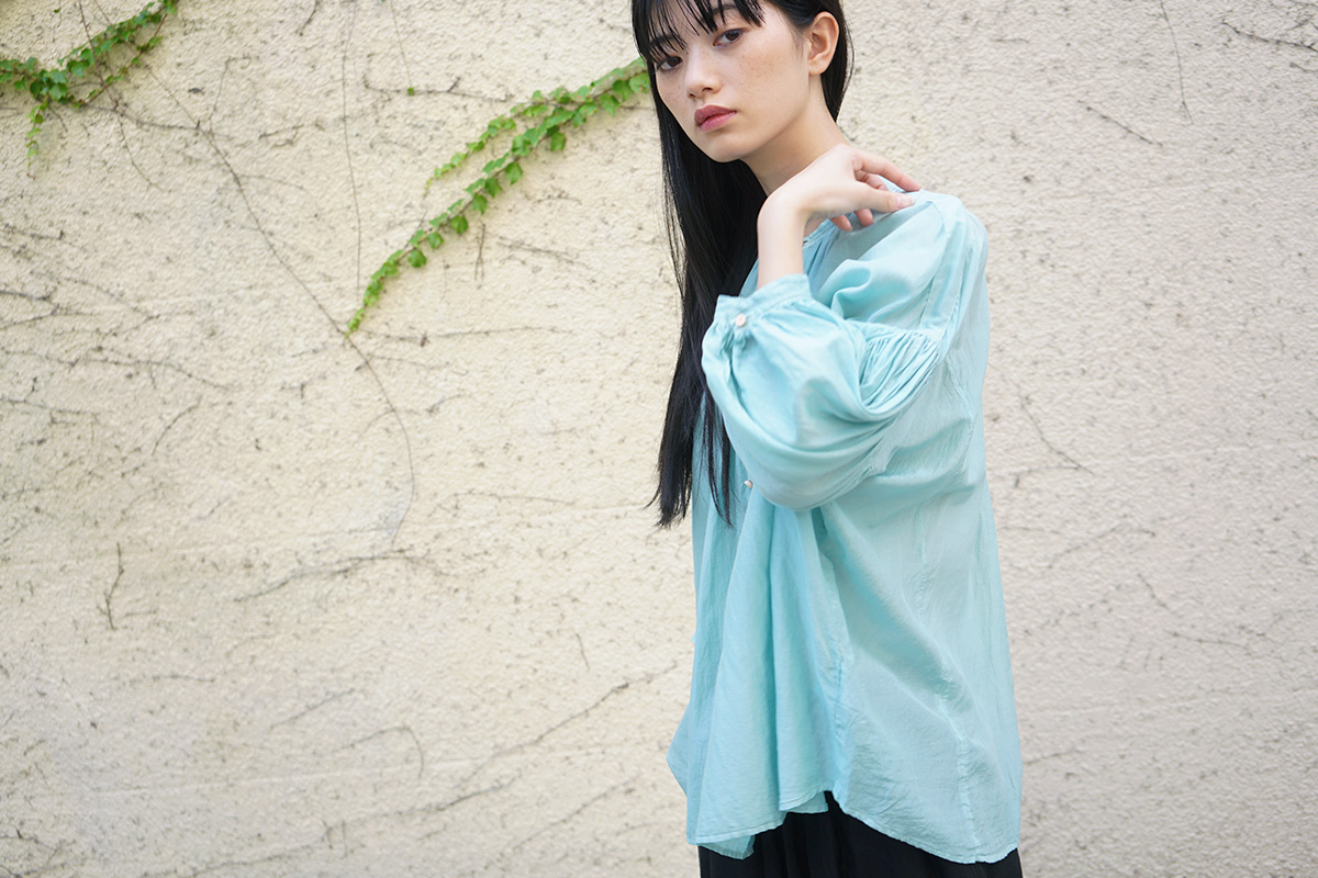 suzuki takayukiスズキタカユキpuff-sleeve blouse [S211-13/spray