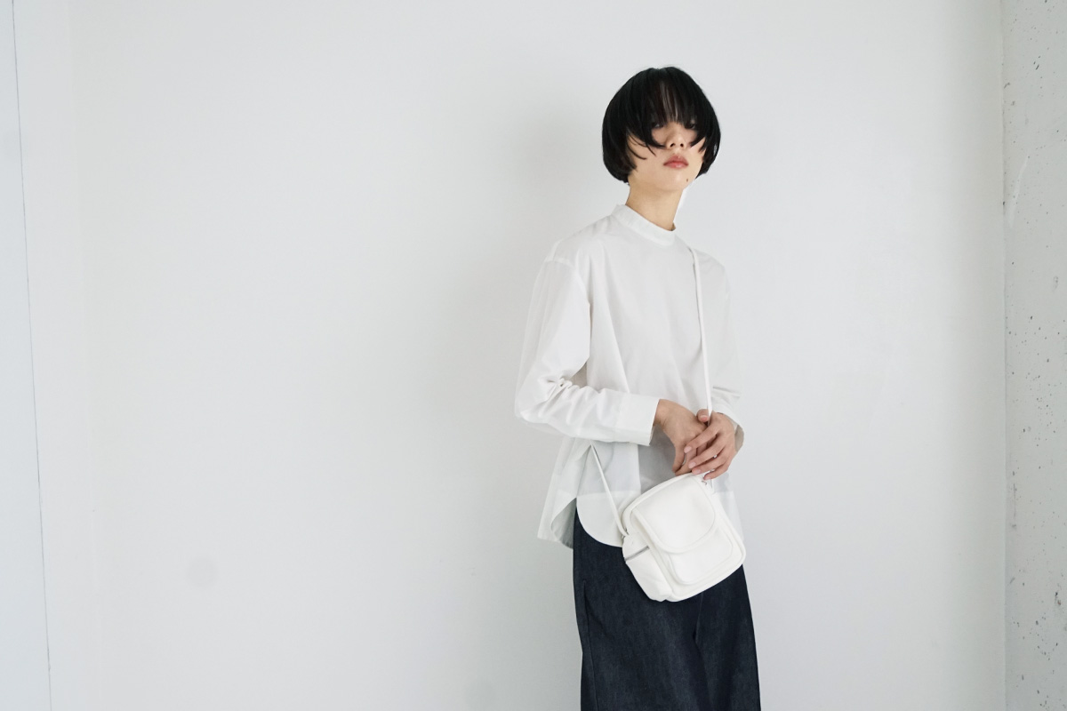 Aeta アエタDA05 SHOULDER POUCH[WHITE]Aeta 最新のバッグなど革