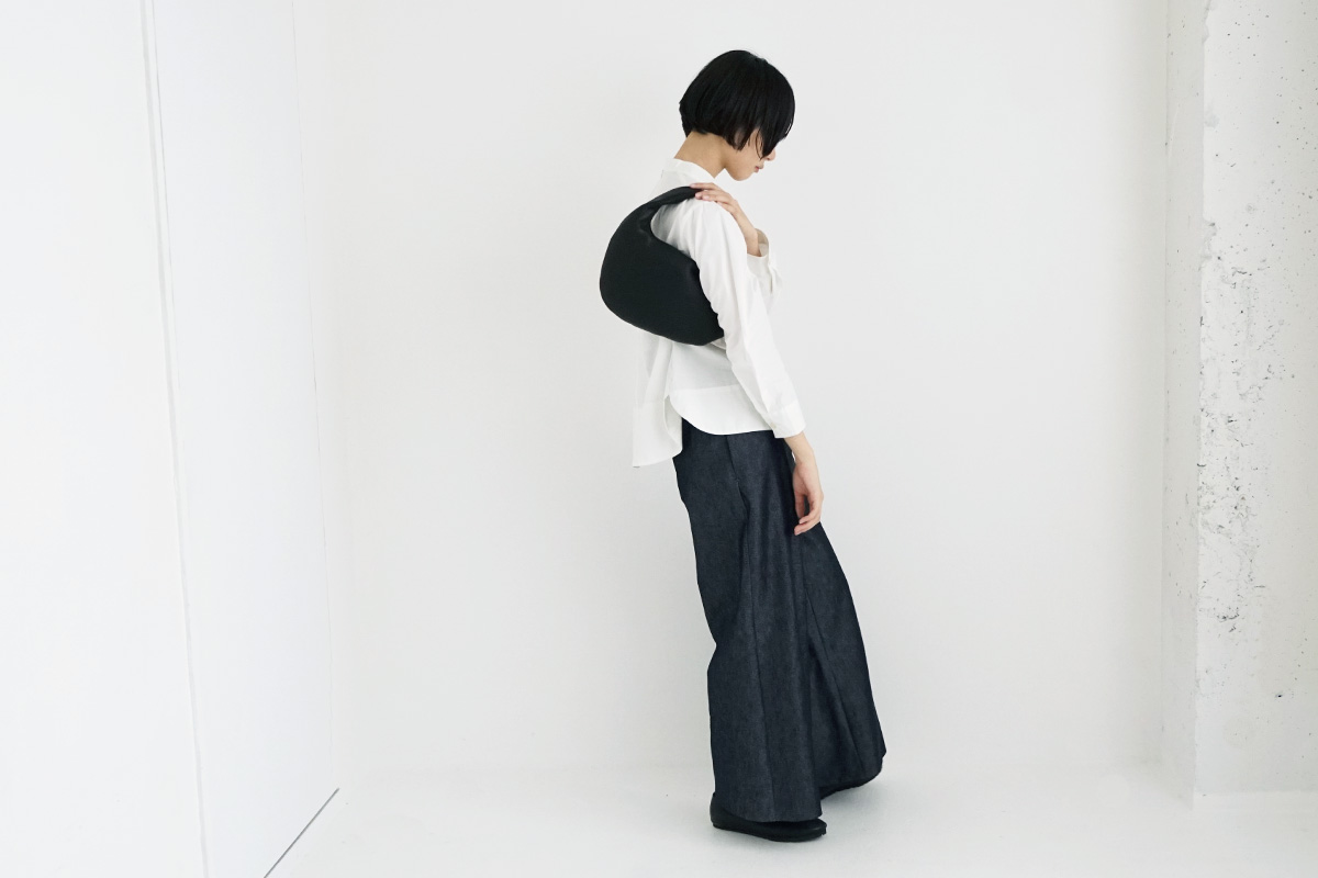 Aeta アエタDA59 ONE SHOULDER : M [BLACK]Aeta 最新のバッグなど革