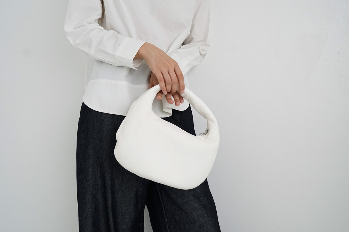 aeta round one shoulder S/white | www.innoveering.net