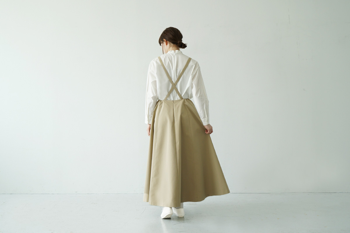 Mochi panel suspender skirt [ma21-sk-01/khaki beige]
