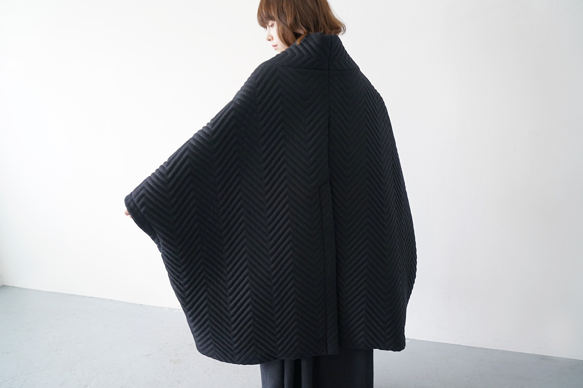 Mochi cape coat [ma21-co-01/black]