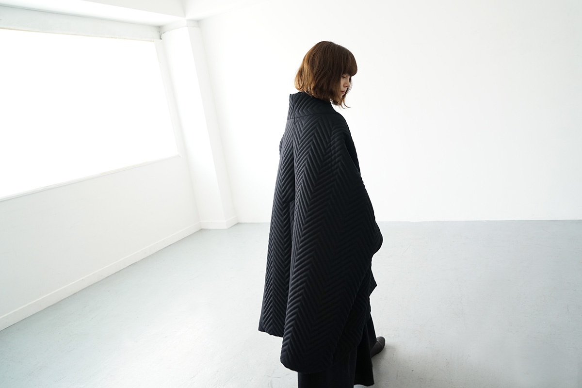 Mochi cape coat [ma21-co-01/black]