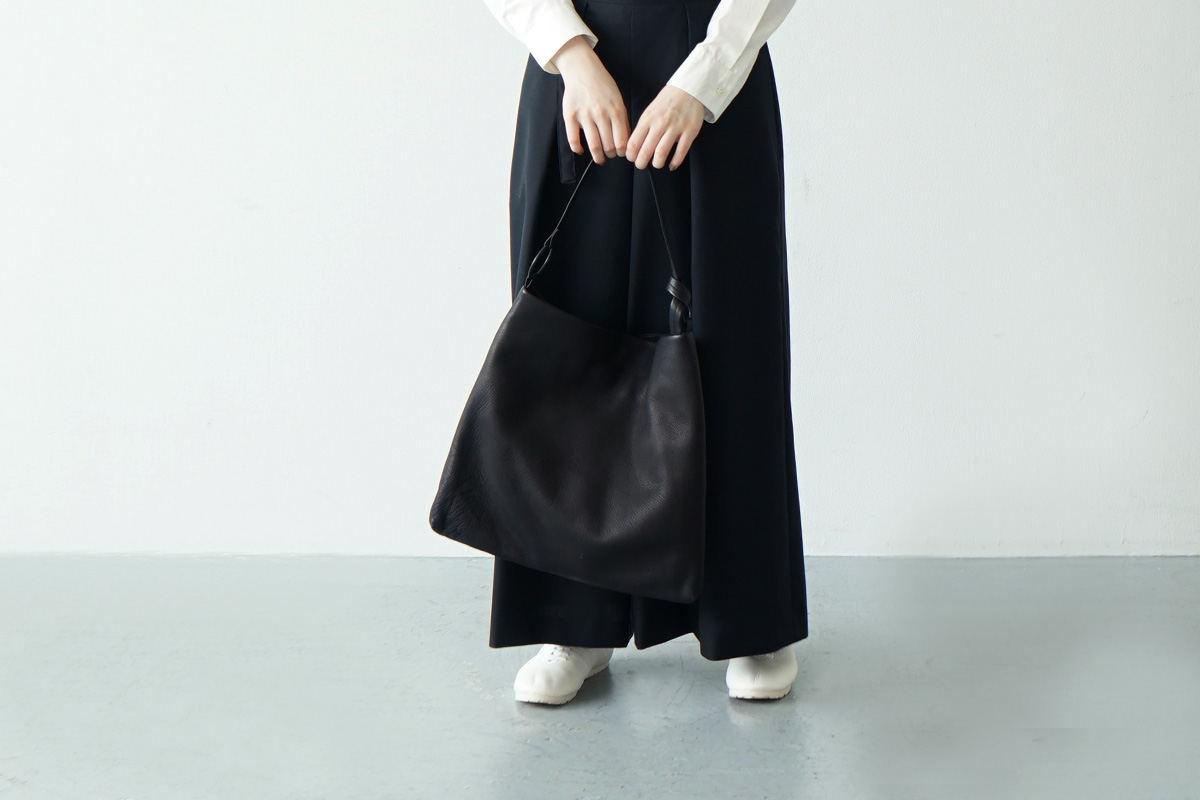 Mochi square shoulder bag [ma-pro-08/black]