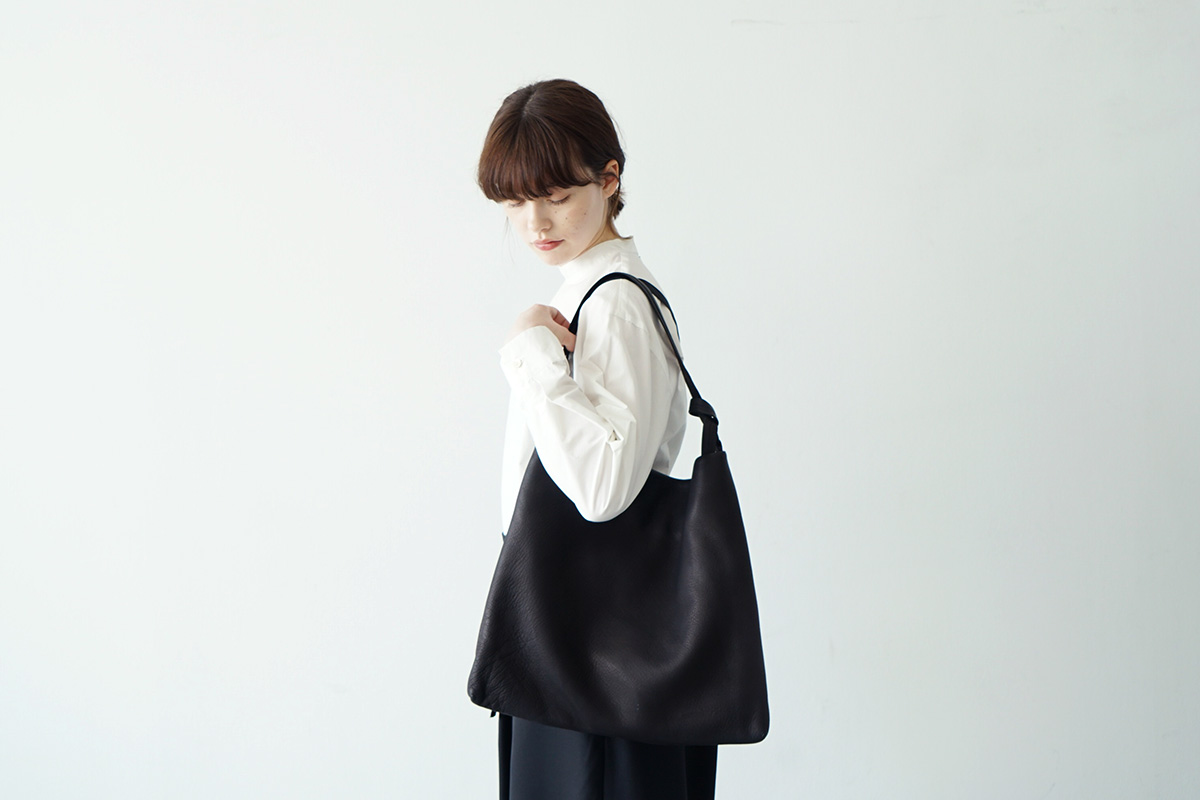 Mochi square shoulder bag [ma-pro-08/black]
