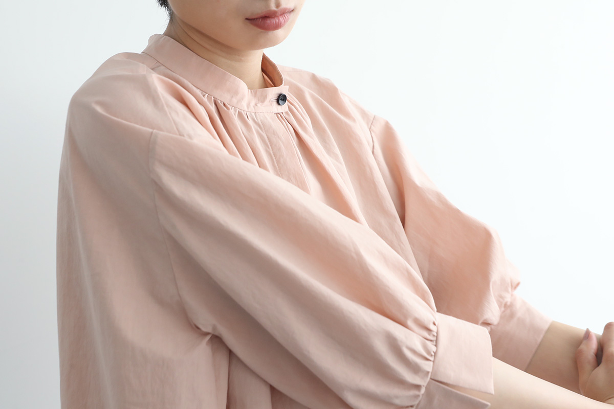Mochi gather blouse(cotton linen) [ms22-b-03/dusty pink]