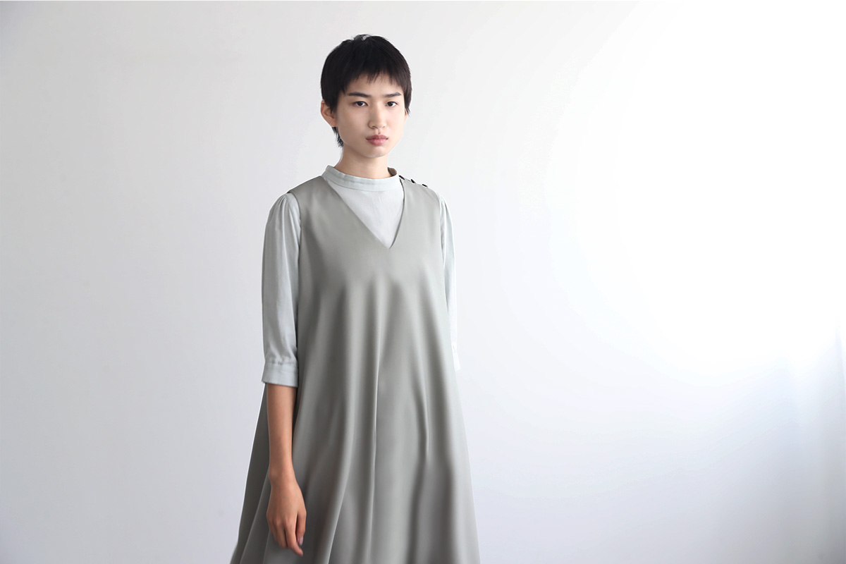 Mochi v-neck dress [mo-op-02/green grey]