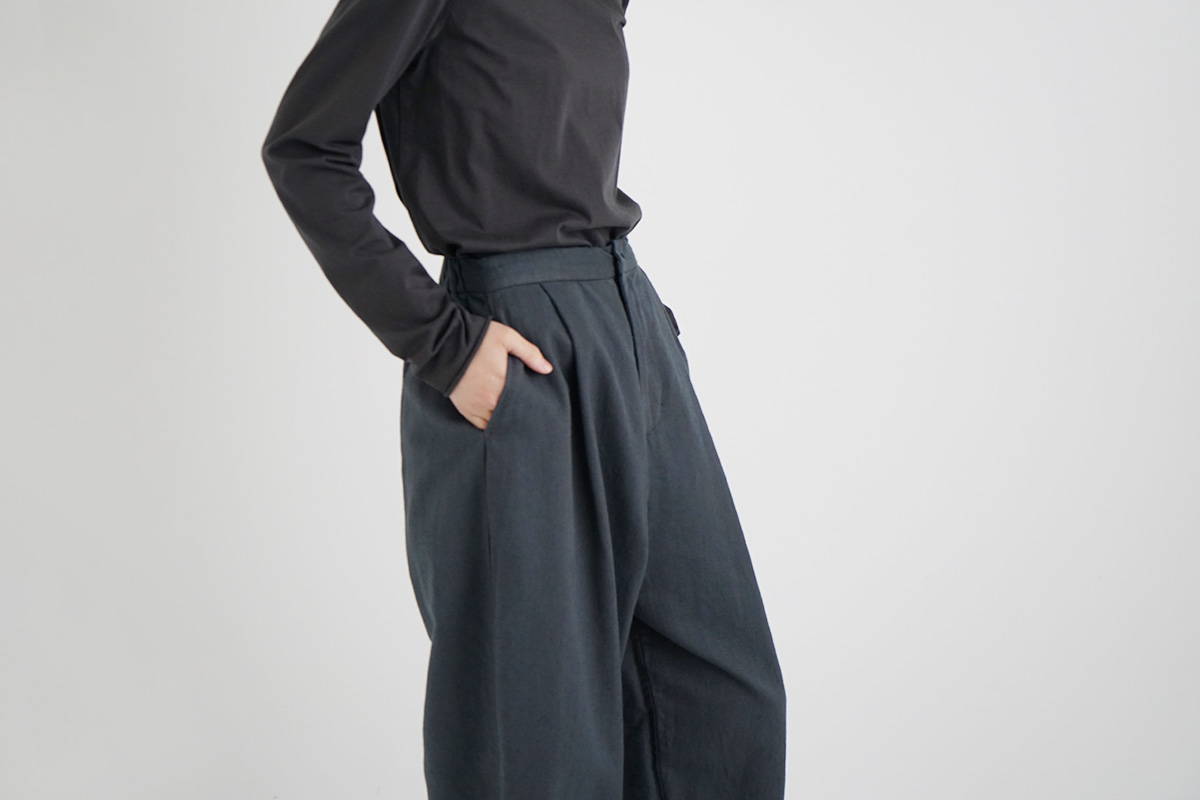 Mochi モチ double button pants [sumi]