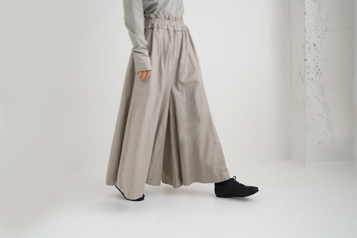 Mochi モチ panel wide pants [mud grey]
