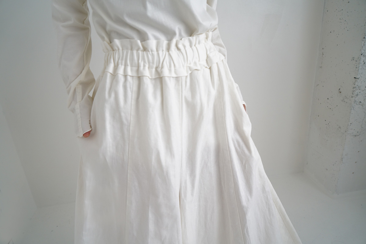 Mochi モチ panel wide pants [off white]