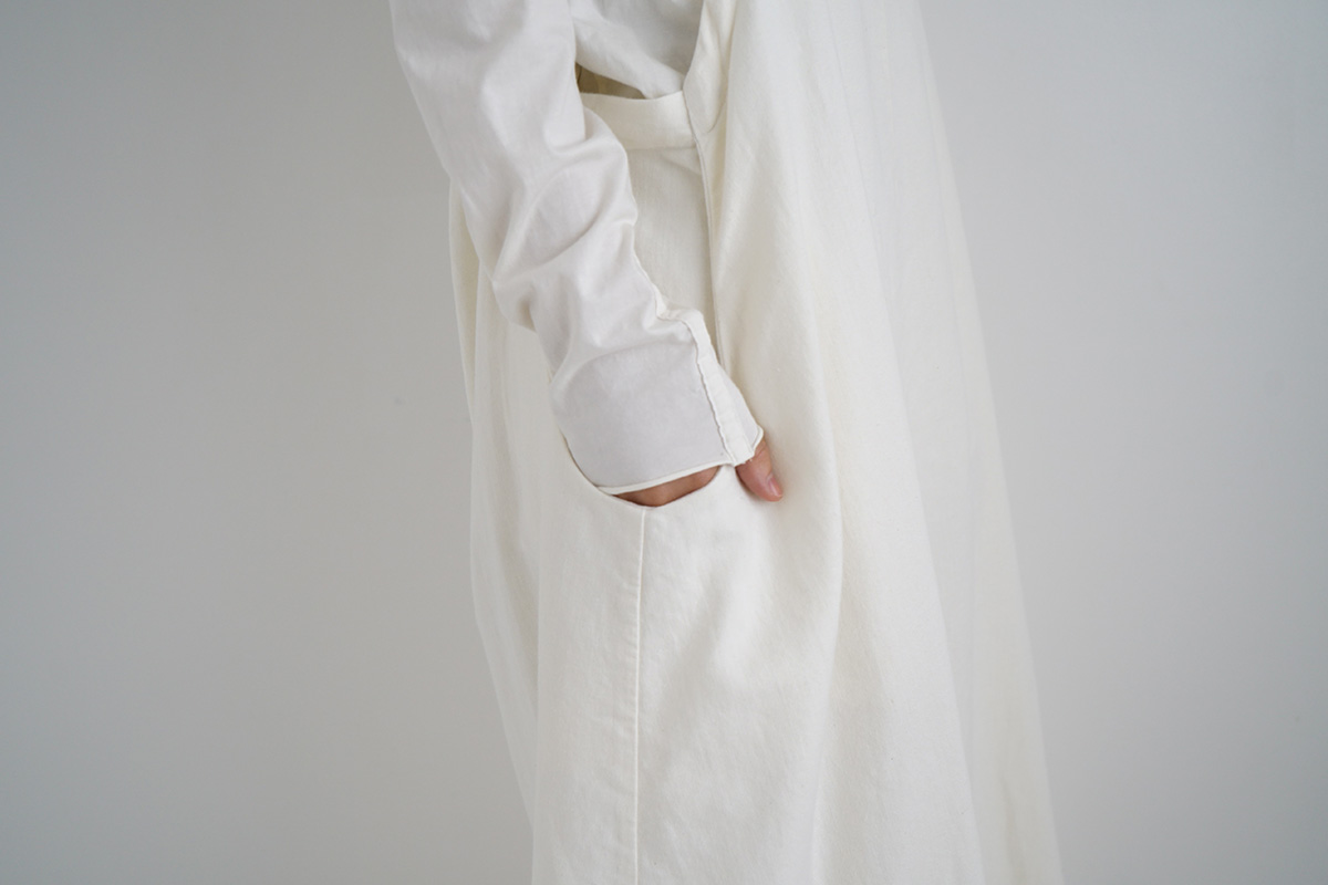 Mochi モチ jumper skirt [off white]