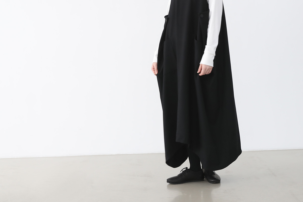 Mochi square neck dress [ma22-op-02/black]