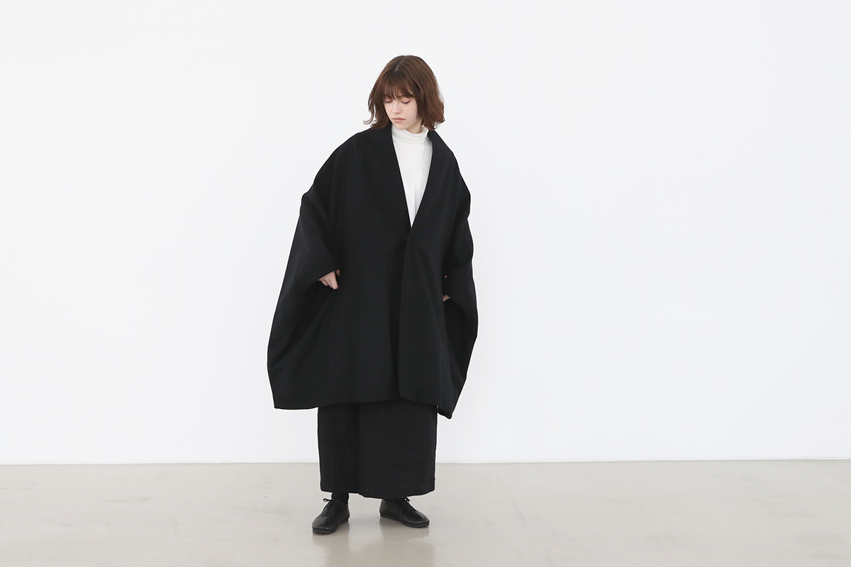 Mochi cape coat [ma22-co-02/black]