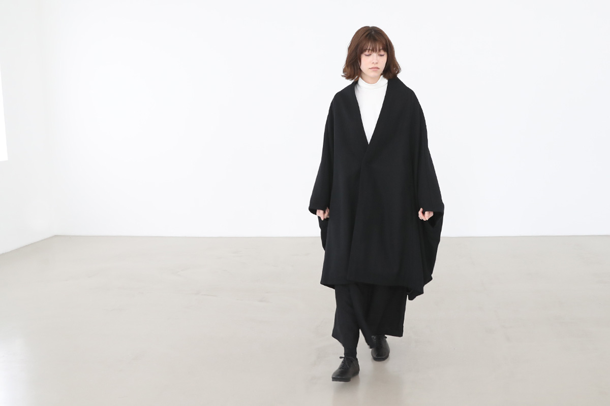 Mochi cape coat [ma22-co-02/black]