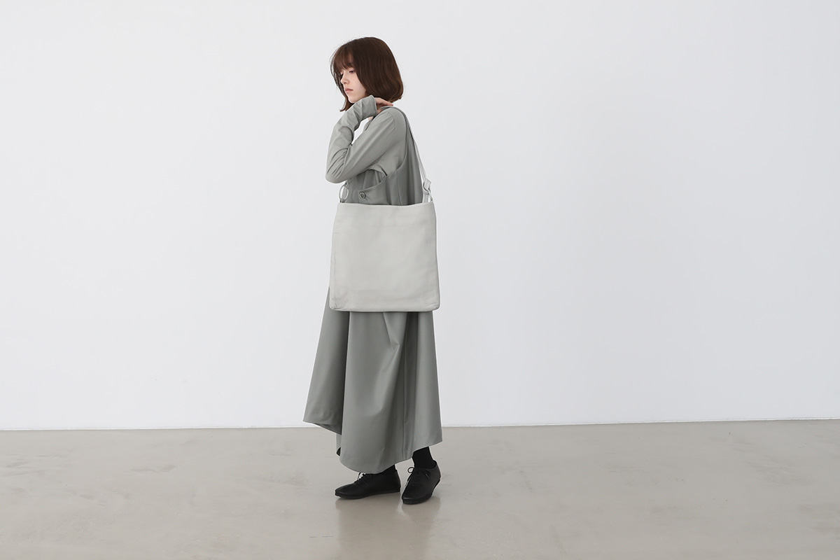 Mochi square shoulder bag [ma-pro-16/green grey]