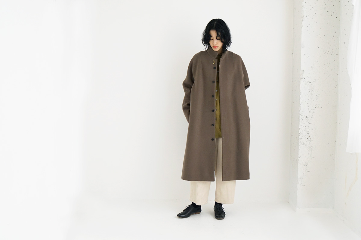 新品 スズキタカユキ standing-collar coat-