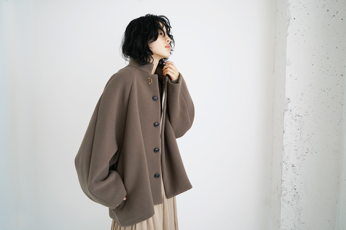 suzuki takayukiスズキタカユキshort coat [A231-13/tauni olive