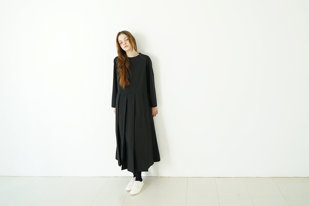 Mochi モチ tuck dress (giza×supima) [ms24-op-01/black] タックドレス(ギザ×スーピマ）