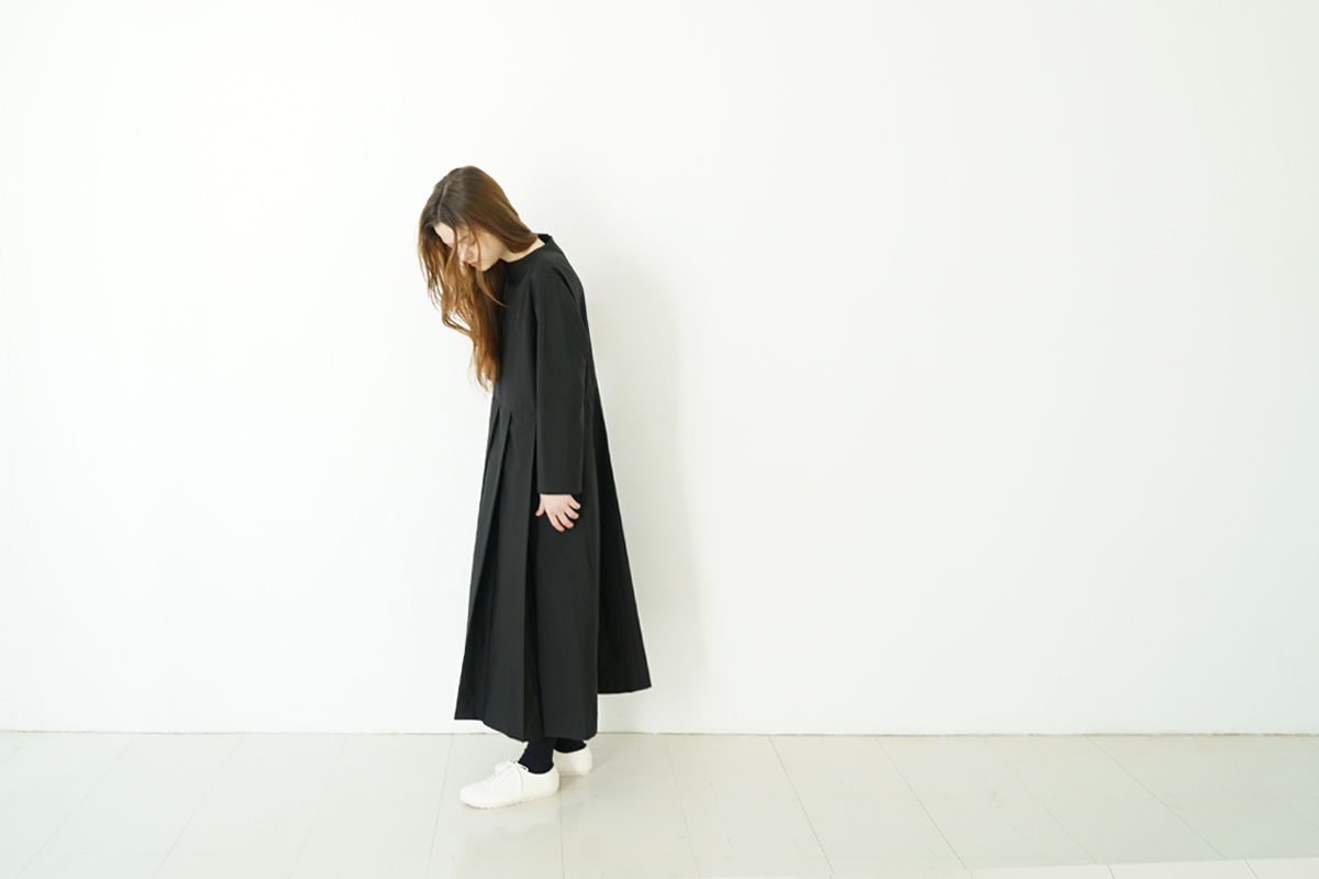 Mochi モチ tuck dress (giza×supima) [ms24-op-01/black] タックドレス(ギザ×スーピマ）