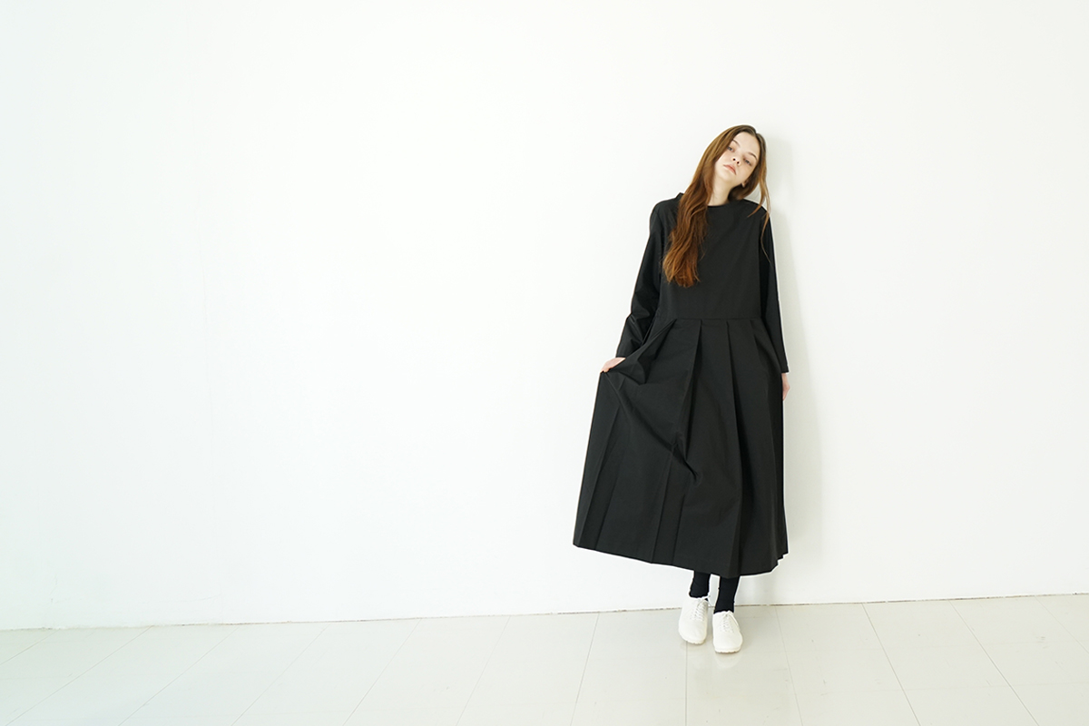Mochi モチ tuck dress (giza×supima) [ms24-op-01/black] タックドレス(ギザ×スーピマ）