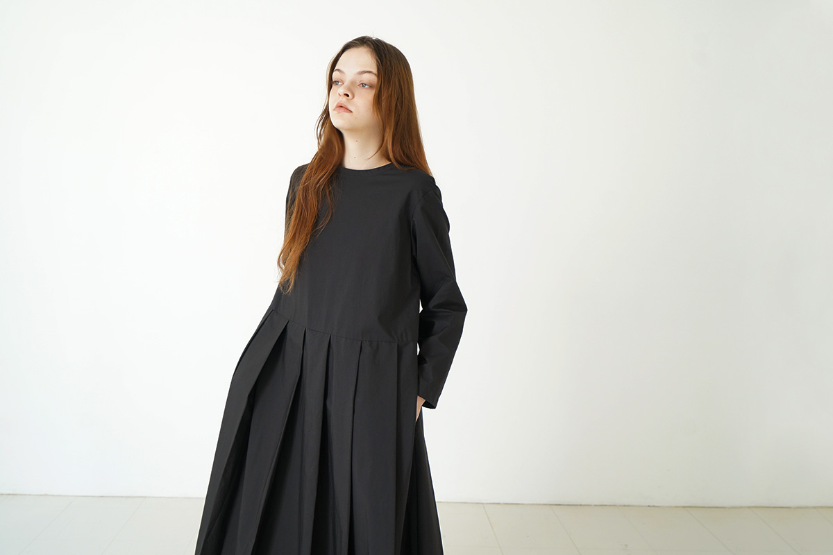 Mochi モチ tuck dress (giza×supima) [ms24-op-01/black] タックドレス(ギザ×スーピマ）