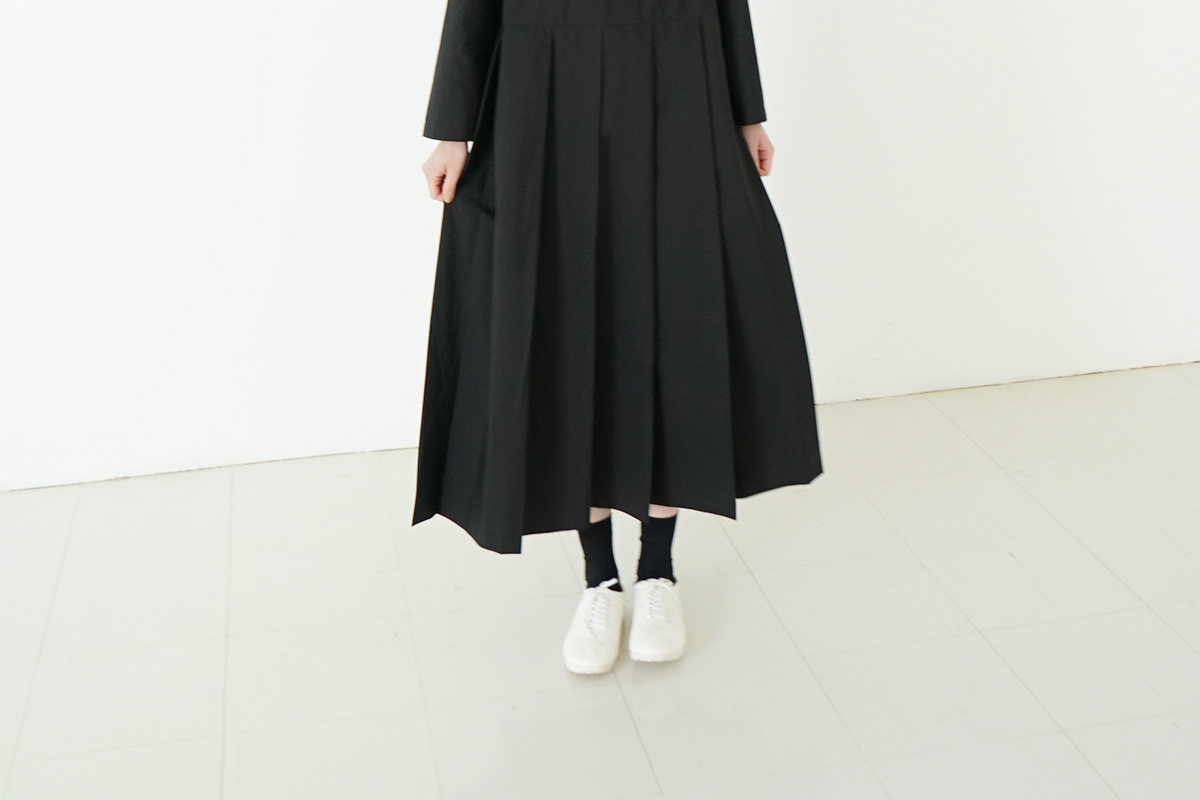 Mochi モチ tuck dress (giza×supima) [ms24-op-01/black] タックドレス(ギザ×スーピマ）