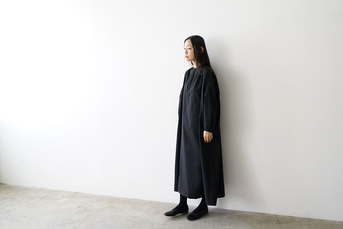 Mochi モチ pullover dress[ma24-op-01/black]プルオーバードレス