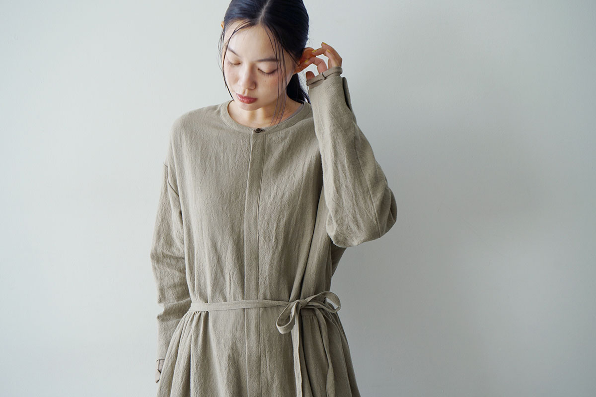 Mochi モチ side gather dress[ma24-op-02/beige]サイドギャザードレス