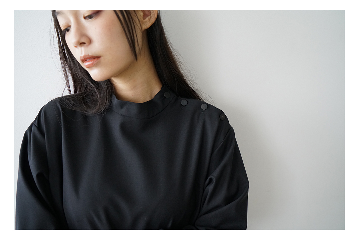 Mochi モチ hight neck tuck dress[ma20-op-01/black]<br>ハイネックタックワンピース