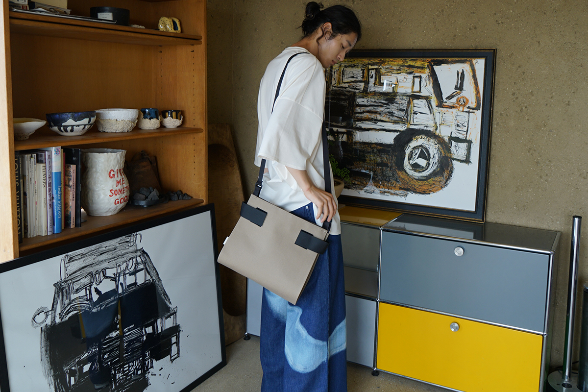 macromauro  マクロマウロ WRAP BAG SHOULDER CANVAS M(BEIGE)
