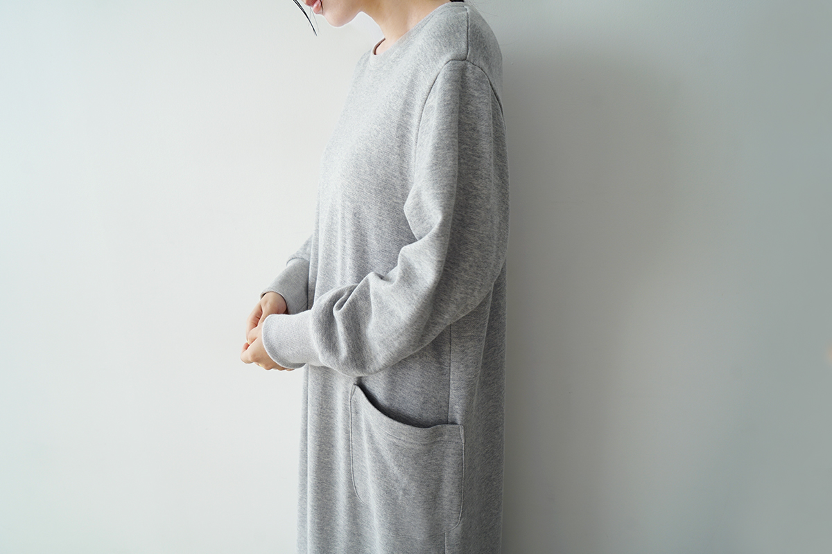 Mochi モチ sweat one piece [heather gray]
