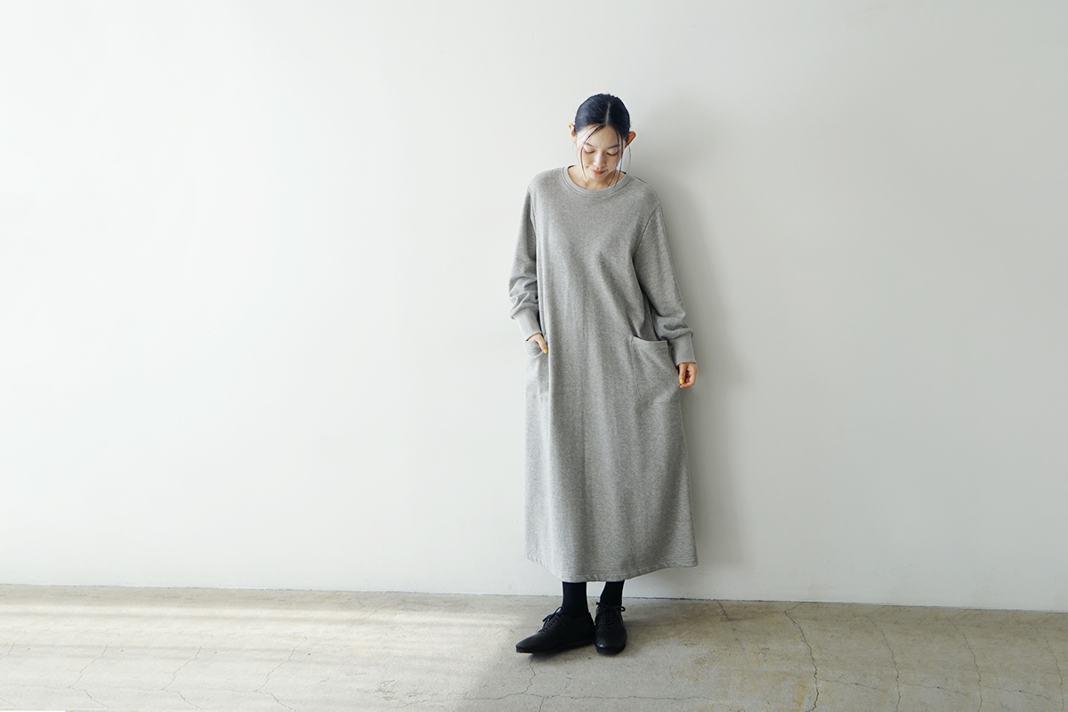 Mochi モチ sweat one piece [heather gray]