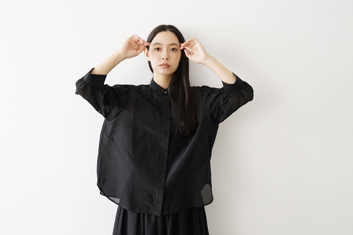 Mochi モチ puff sleeve gather blouse [black] ギャザーブラウス