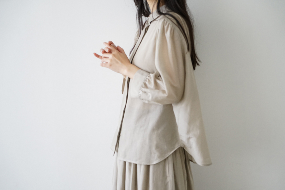 Mochi モチ puff sleeve gather blouse [sand] ギャザーブラウス
