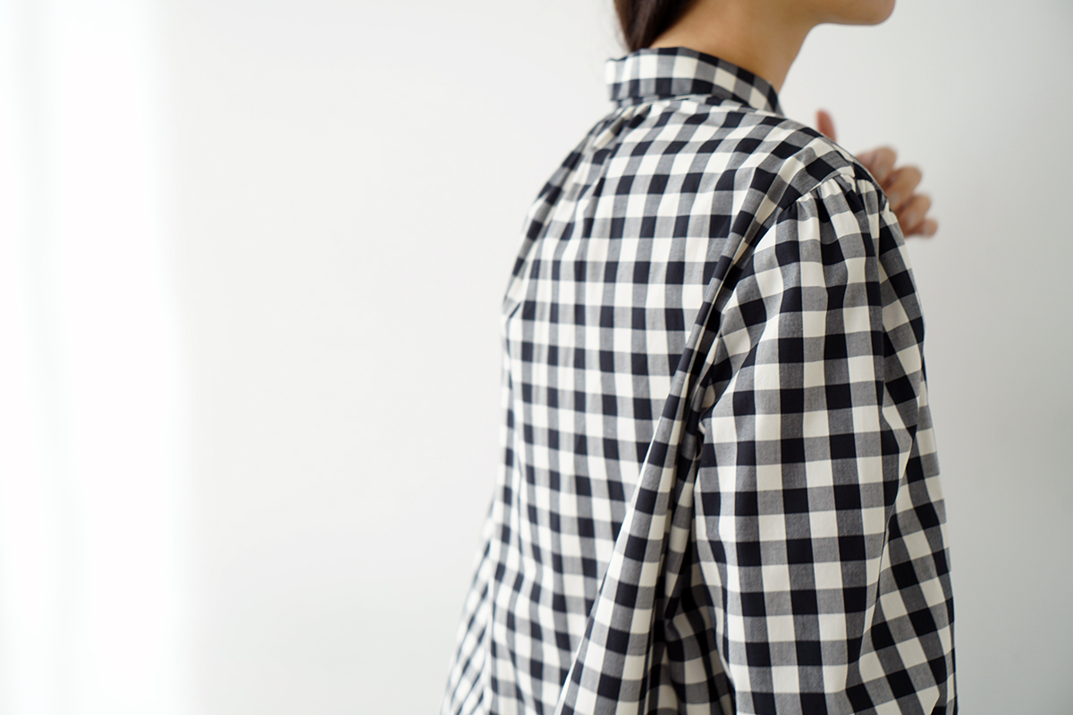 Mochi モチ puff sleeve gather blouse [gingham check] ギャザーブラウス