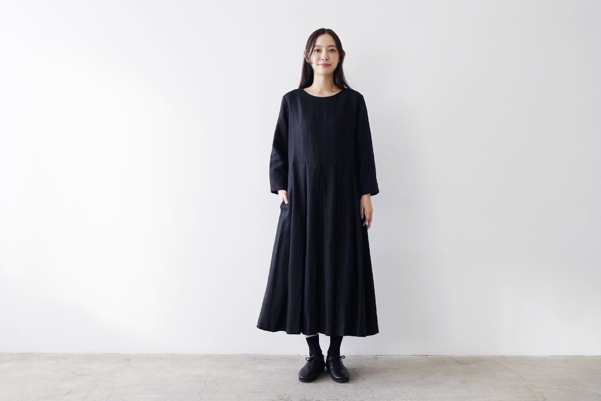 Mochi モチ tuck dress [black] フレンチリネンタックドレス