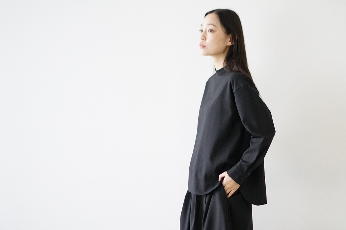 Mochi モチ petit high necked shirt [black] ハイネックシャツ