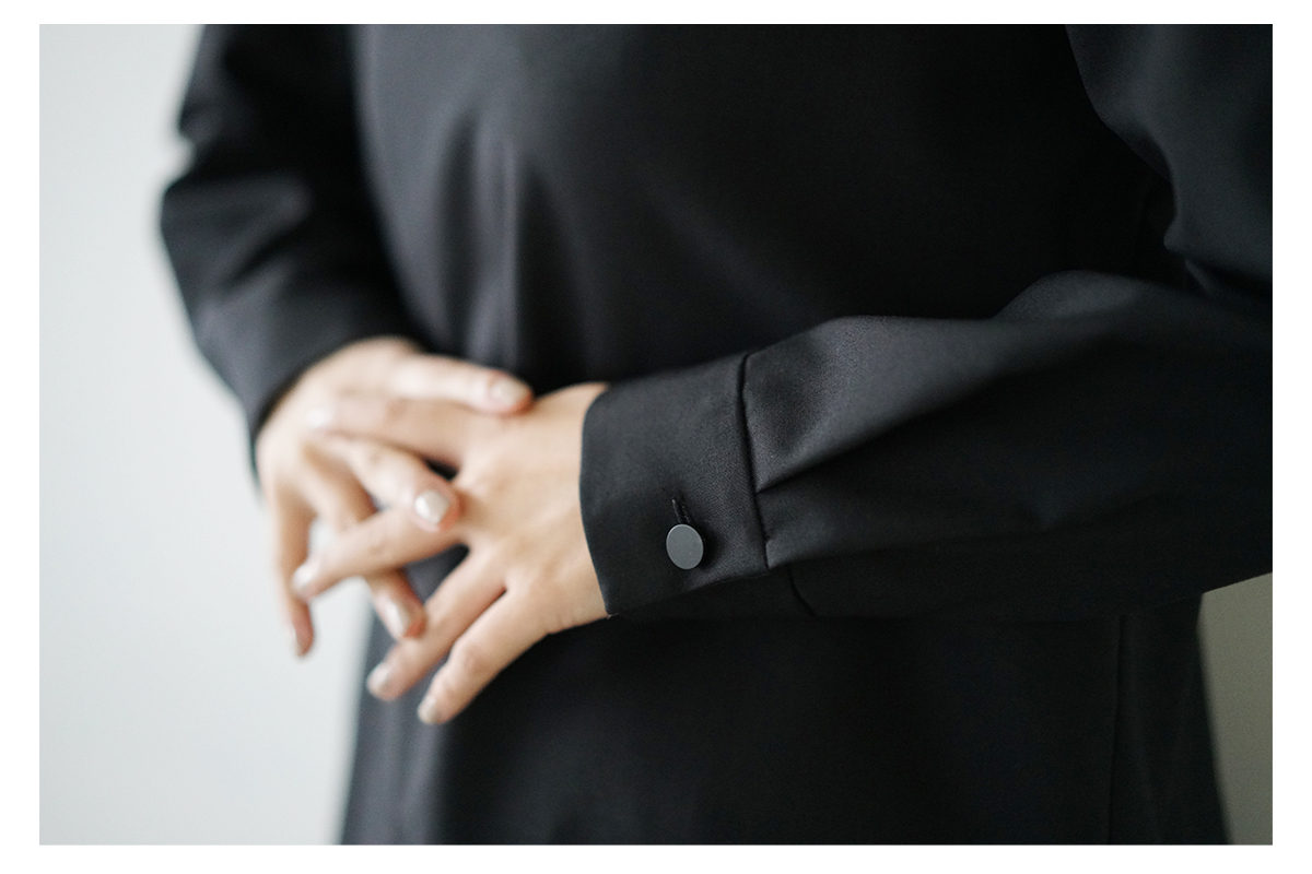 Mochi モチ petit high necked shirt [black] ハイネックシャツ