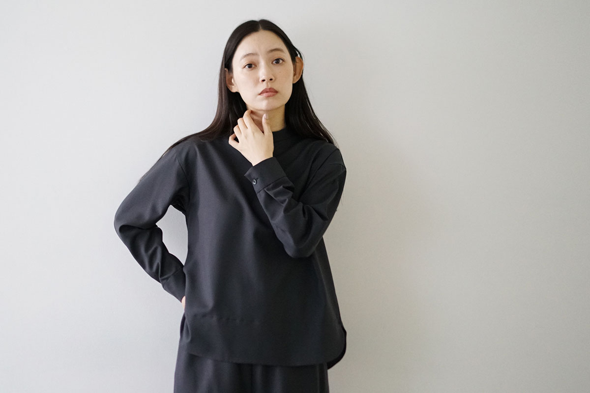 Mochi モチ petit high necked shirt [dark moss grey] ハイネックシャツ