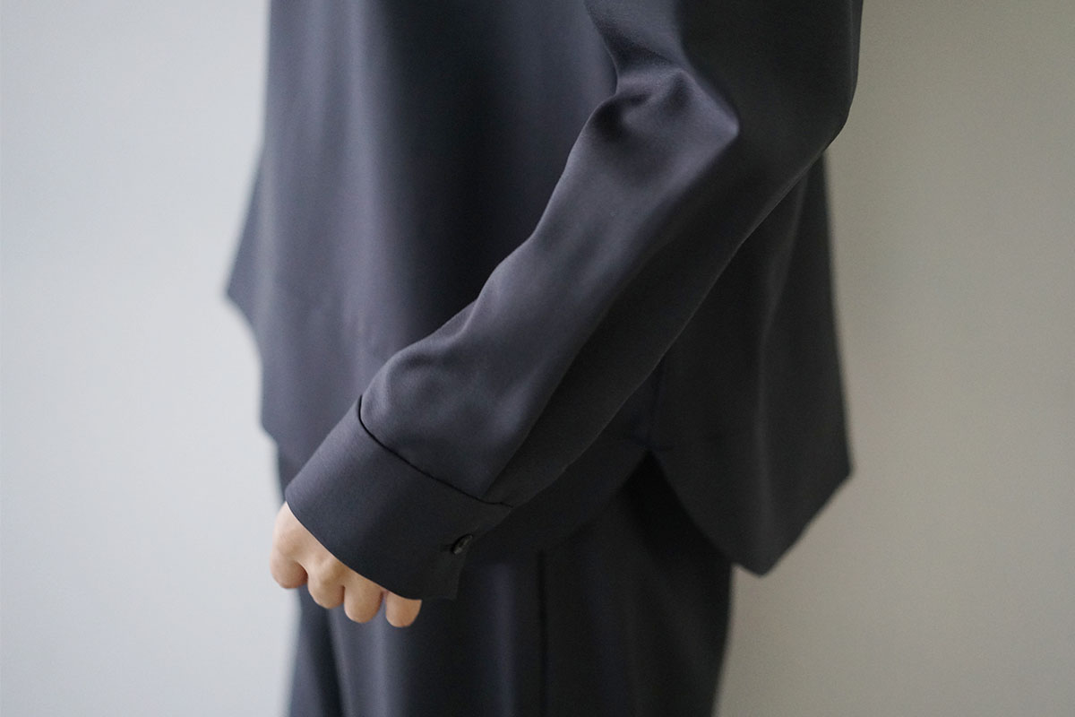 Mochi モチ petit high necked shirt [dark moss grey] ハイネックシャツ