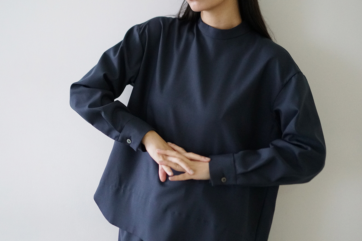 Mochi モチ petit high necked shirt [deep blue] ハイネックシャツ