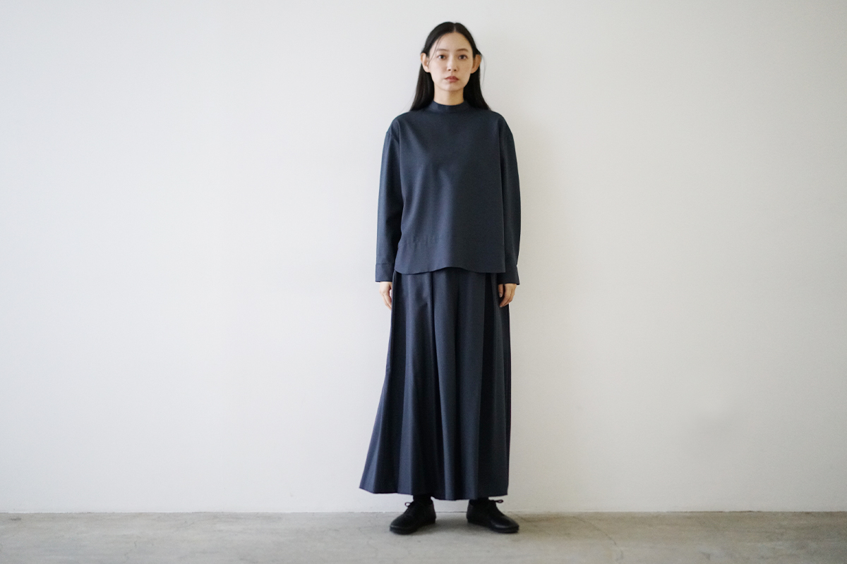 Mochi モチ petit high necked shirt [deep blue] ハイネックシャツ