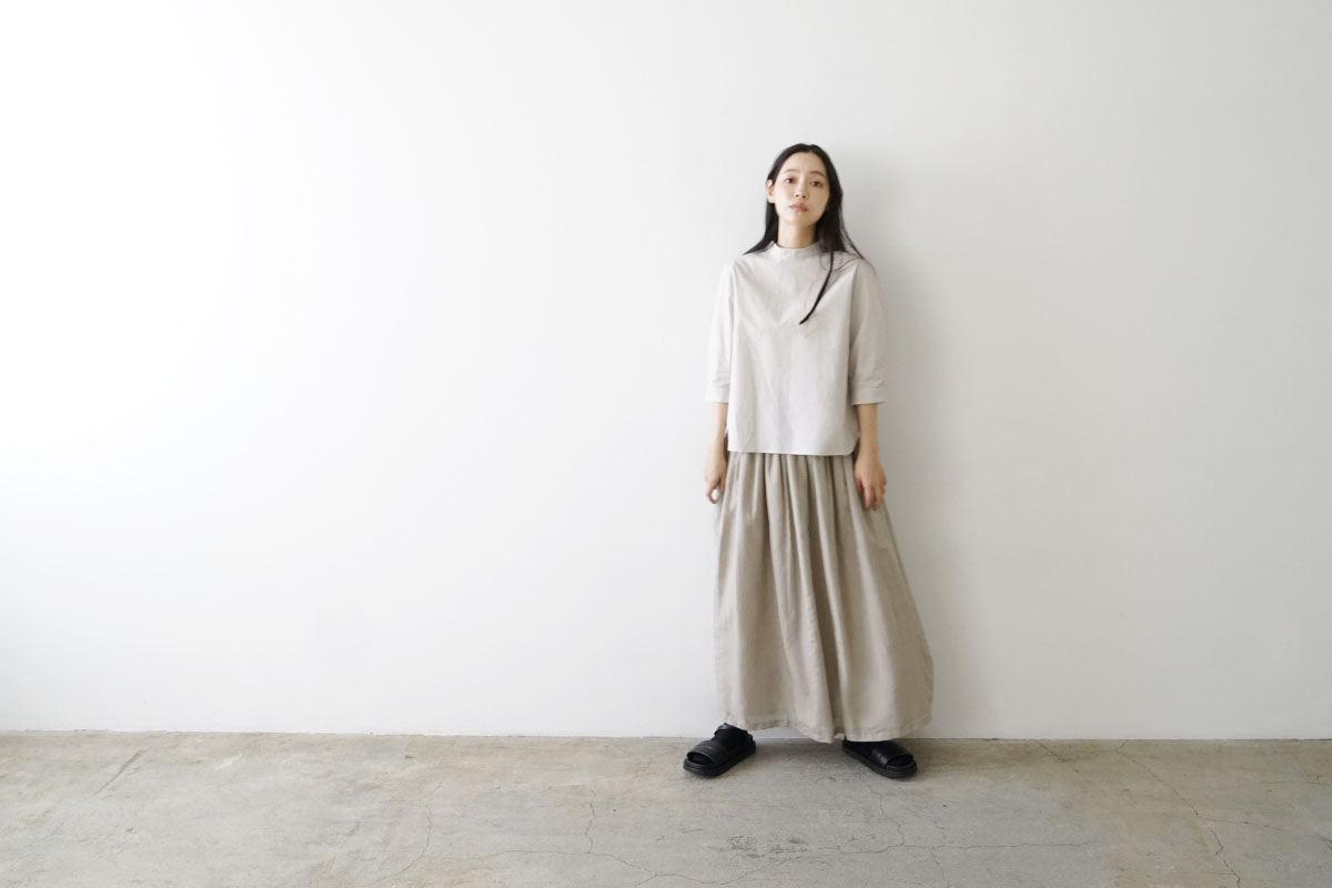 Mochi モチ mock neck blouse [sand beige] モックネックブラウス