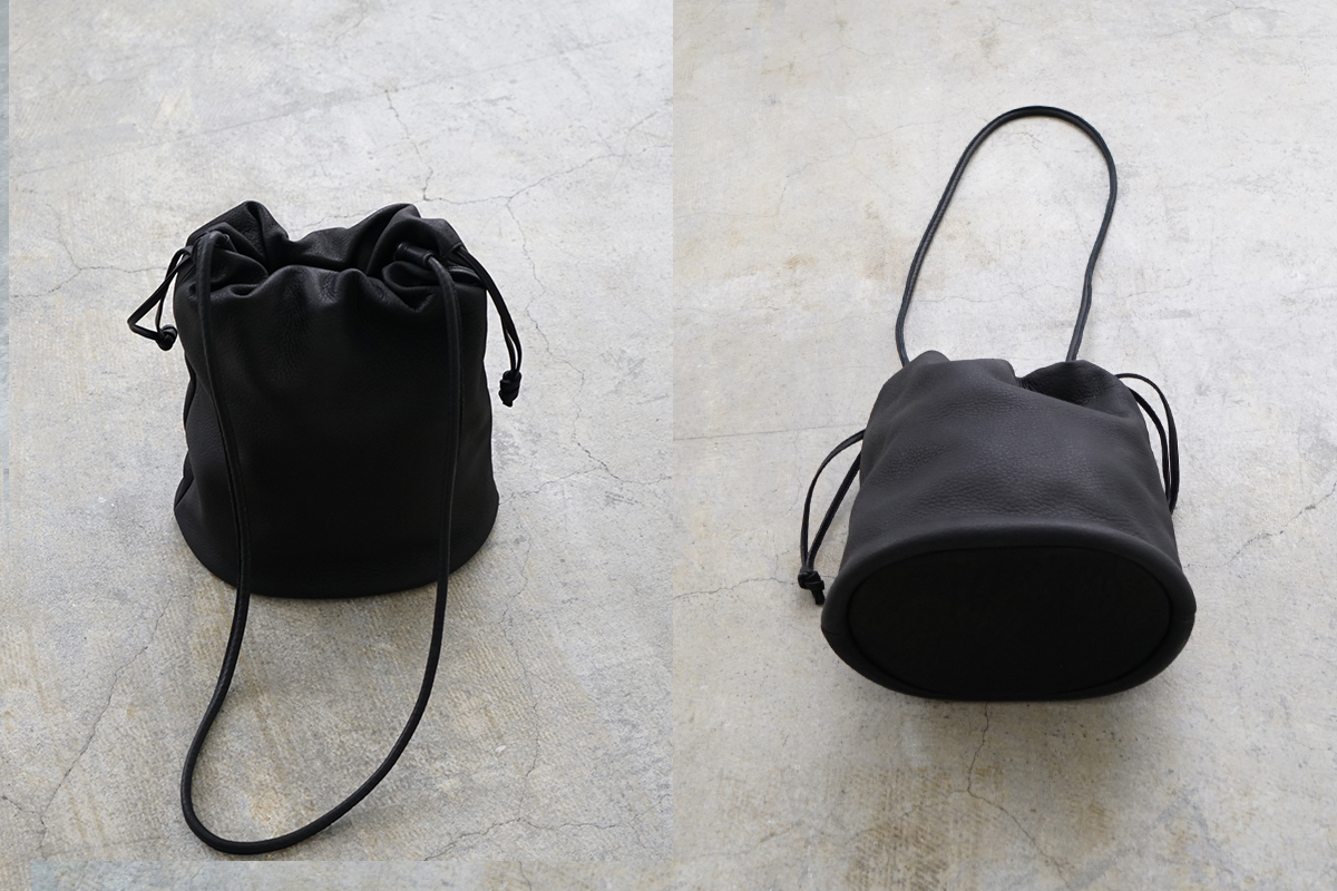 Mochi モチ ellipse bag [black] 鹿革 巾着ショルダーバッグ