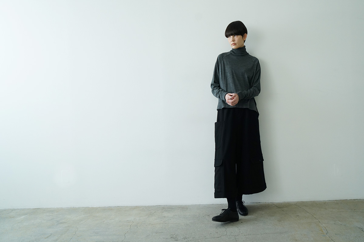 Mochi モチ suspenders cropped pants [chalk] サスペンダークロップドパンツ
