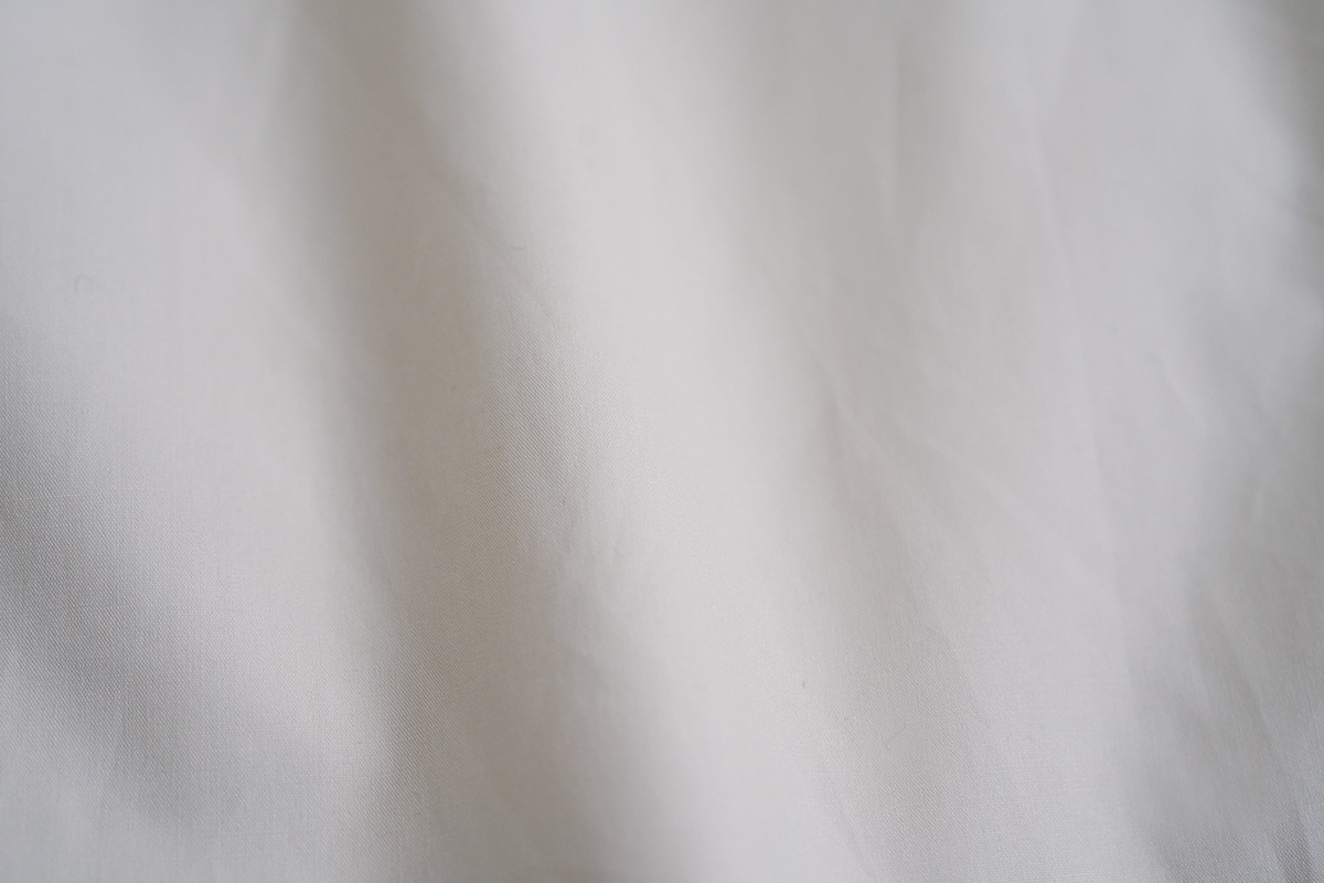 Mochiモチfinx cotton double slit shirt [off beige/ma25-b-01] 