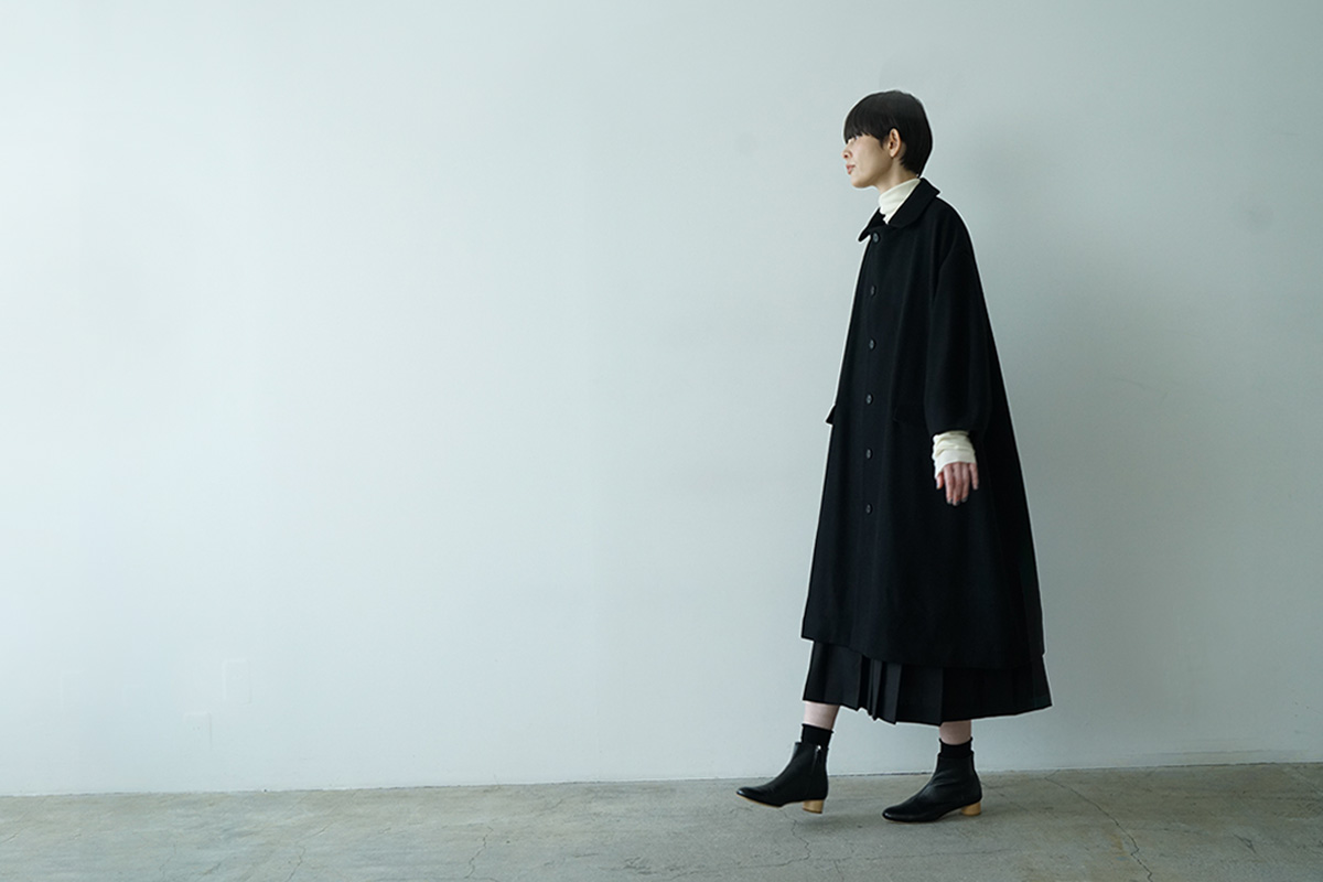 Mochi モチ linen v-neck dress [sand] フレンチリネンVネックドレス