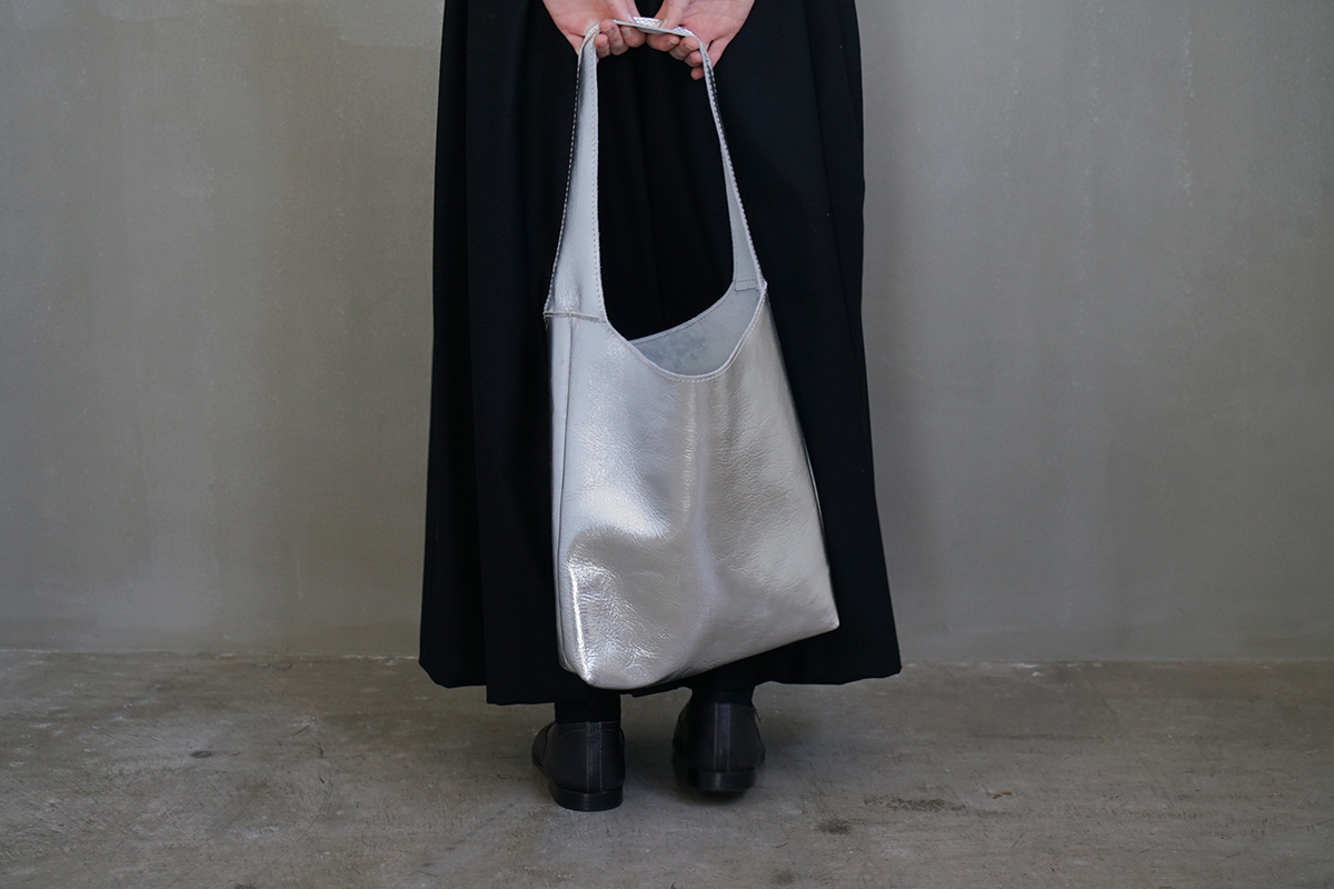 Mochiモチtall shoulderbag [silver/ma-pro-30]鹿革 ショルダーバッグ